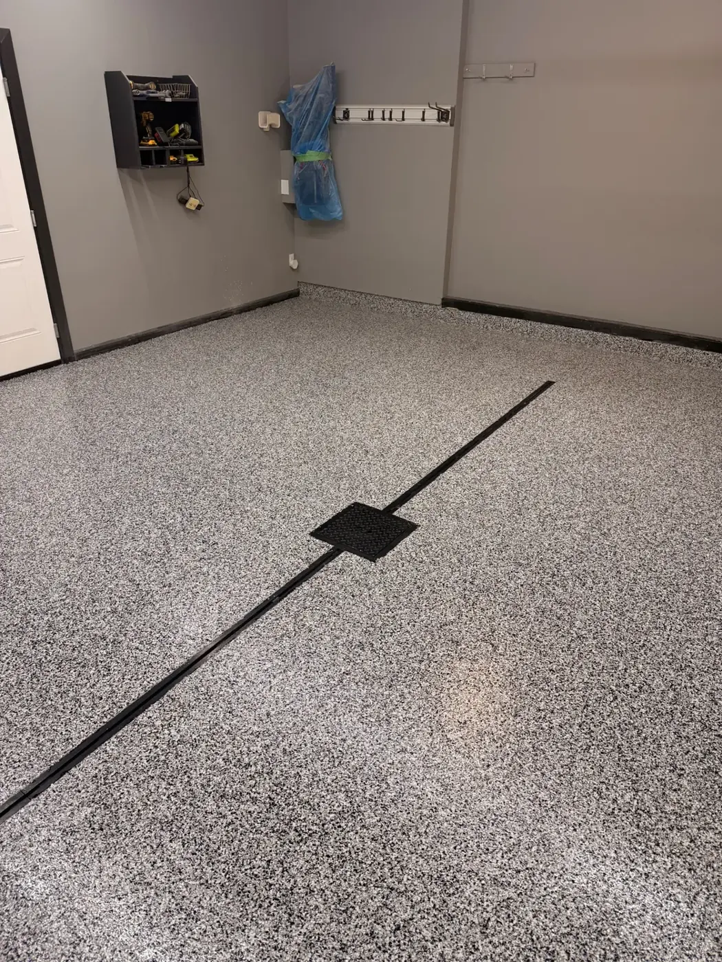 Domino flake with trench drain