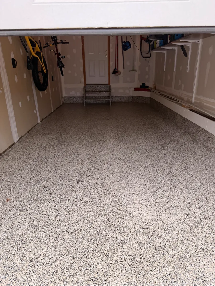 Same garage finished in Loon flake