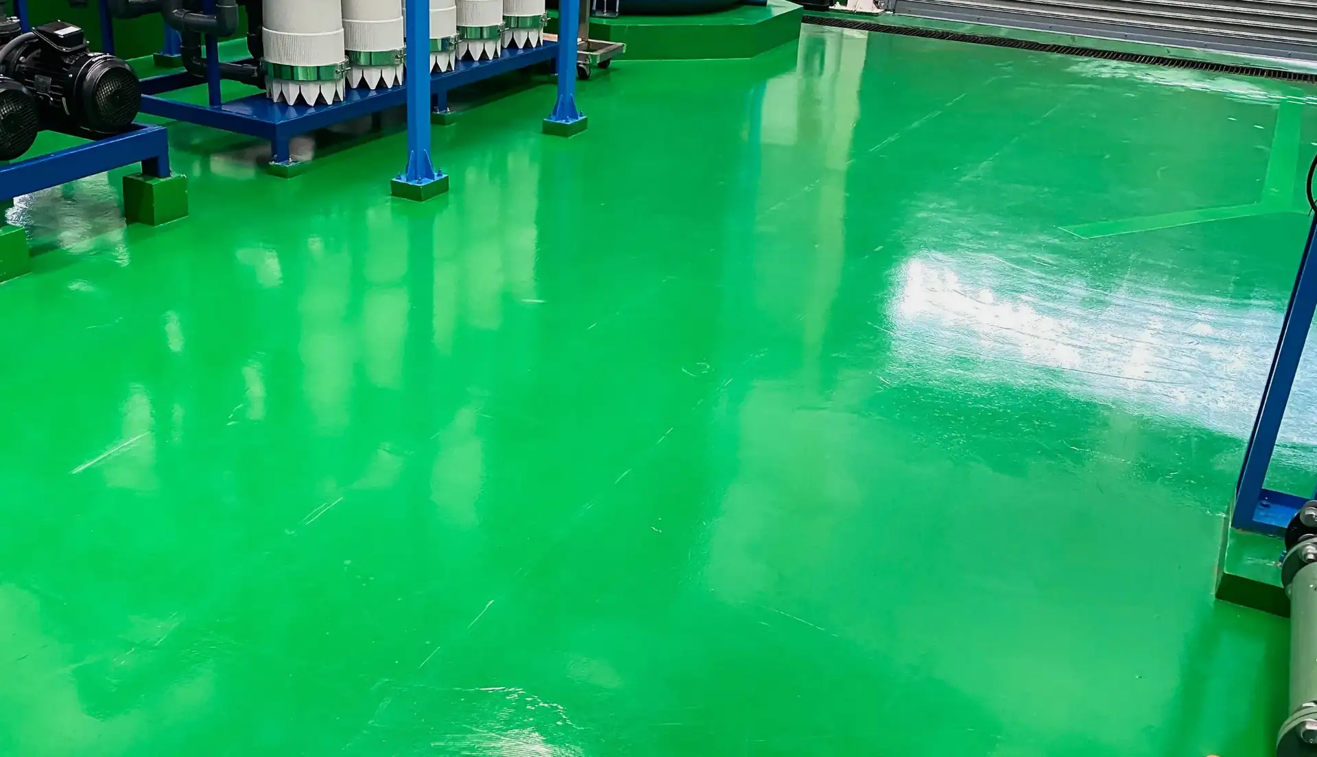 Green solid epoxy industrial floor